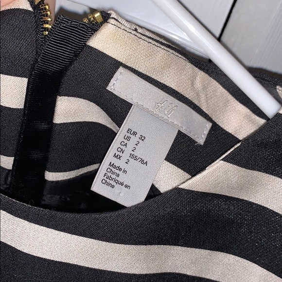 strip b&w dress - Picture 3 of 3